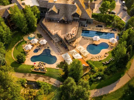 Villas at Snowmass Club Отели рядом с достопримечательностью «Snowmass Sports»