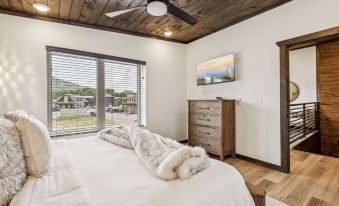 Gorgeous Brand-new Home w Pool Game Room Hot Tub