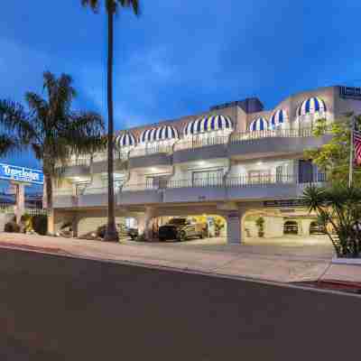 Travelodge by Wyndham San Clemente Beach Hotel Exterior