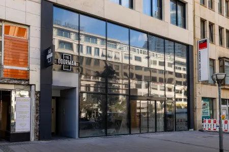 The Doorman Goethe Frankfurt am Main Отели рядом с достопримечательностью «Taunusturm»