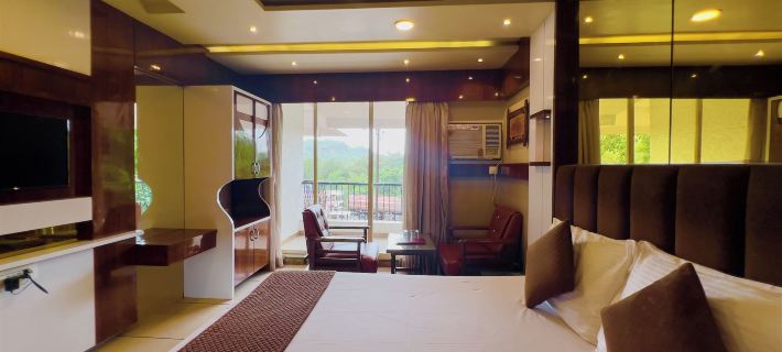 Hotel Dwaraka Отели в г. Тхане
