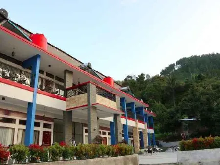 Dio Refael Hotel Отели в г. Simalungun Regency