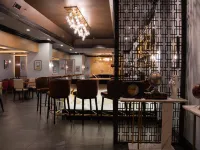 The Roslyn, Tapestry Collection by Hilton Hotels in North Hempstead