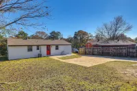 11 Mi to Maxwell AFB, Updated Family Home - Homestays