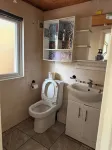 Serene Uxbridge Retreat with Central Heating Free Parking
