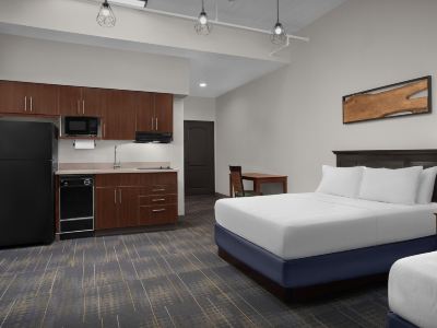 The Suites Hotel at Waterfront Plaza