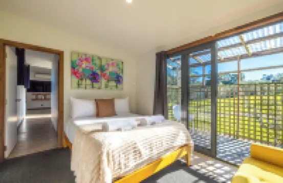 Harvest Cottage Onetangi Hotels near Waiheke Island
