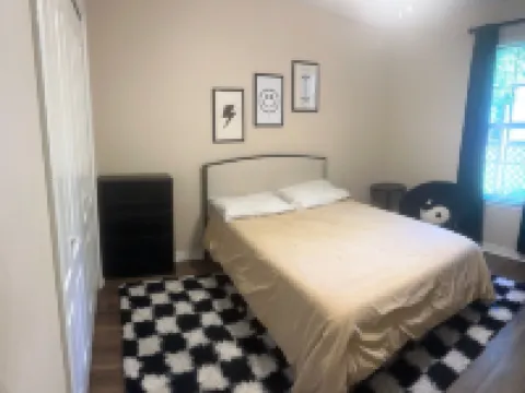 Family Oasis in Milton – 4BR, Sparkling Pool, Pet-Friendly & Fully Fenced! Hoteles en Milton