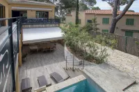 Espace Deluxe Avec Immense Salon et Piscine sur Terrasse Entre Pins et mer