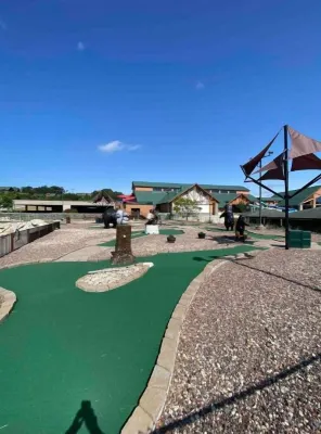 Charming 4 Bd/3.5 bath Cabin Upper and Lower Level-separate units one building