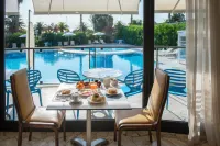 International Hotel & Suite - Pools