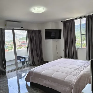 รูปภาพของ902/2  91 sm fully renovated spacious apartment, in the hearth of Chiang Mai.