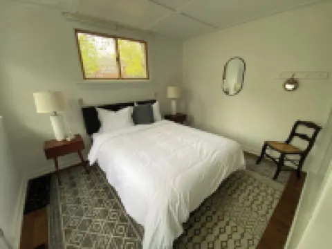 Charming Cottage in the Shadow of Day Mountain