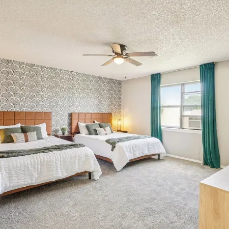 The Full House— Beds~Near Rose District~Shuffleboard~Poker Room~Game Room
