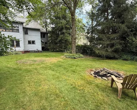 The Wright House, A Stunning, BIG, 4-Bedroom in Warren, Century Home Restored! Hotels in Warren