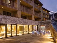 Grand Hotel Courmayeur Mont Blanc, by R Collection Hotels Hotels near Checrouit