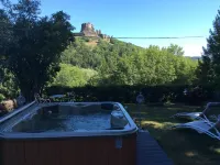 Le Pavillon de Louis Gîte de Charme  Gîtes de France Hotels in Murol