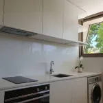 1 BR unit with leafy outlook & dedicated workspace Hotels in Glebe