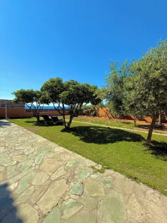 Unick Avra Luxury Living -Expansive private garden with breathtaking sea view Отели в г. Kalathas