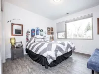 Whitefish Lakefront 3 BR Penthouse, 5 min from downtown, view of Big Mountain