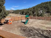 Cozy Family-Friendly Log Cabin Retreat in the Mountains