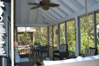 Sassy Seahorse! 200 Yards to Beach! Neighborhood Pool