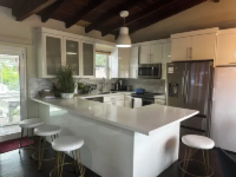 Charming 2-bedroom apartment with AC, WiFi in nice Oakland Park