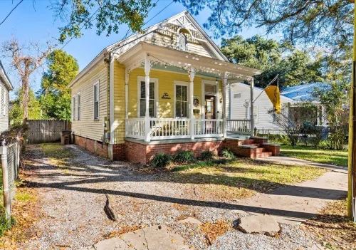Historic Stylish Cottage 5 Min Walk to Downtown Mobile