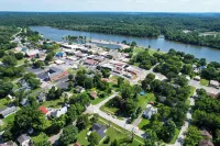 Charming home near downtown Warsaw Hotels in Benton County