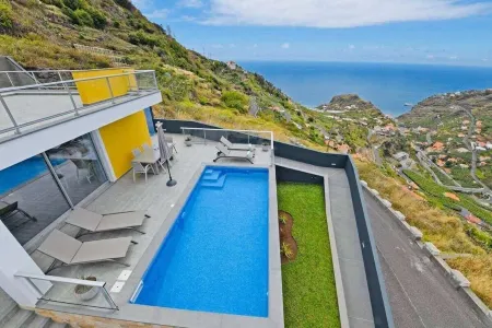 Villa Golden Charm Отели рядом с достопримечательностью «Igreja de Sao Bento»