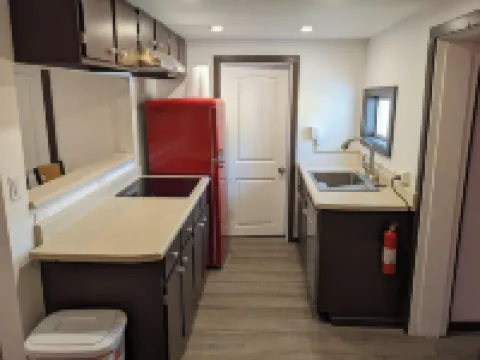 Stylish Adobe house, private yard & parking in downtown Cortez