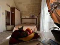 In the heart of the Sassi of Matera at 500 mt. from the historic center, apartment Deluxe فنادق في 