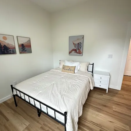 BRAND NEW 3 Bedroom Modern Barndominium at Lake Cumberland .5 mi to boat launch!