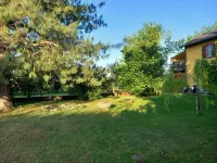 Large house in the countryside, relax a few miles from highways.Large garden Duomo di Voghera附近的飯店