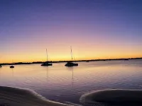 Broadwater Views, Secure Parking - 2 BDR Family sized, Long or Short stays Hotels in Labrador