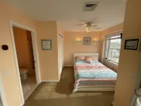 3 BDRM/2.5 Bath 8 Houses to Beach; Comfortable, No Crossing BLVD to get to Beach