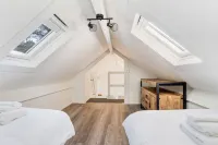 Forest House Hoeve de Zuidrand, Veluwe. Large garden, sauna, hot tub, privacy & alpacas Hotels near Goudsberg