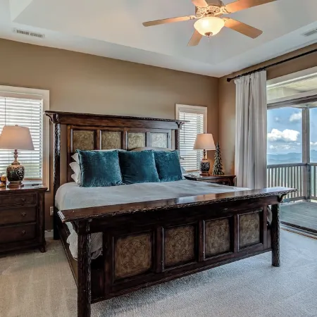 Updated condo at 5100' with breathtaking views!