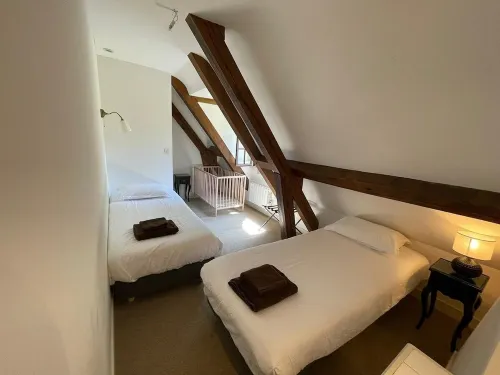 Domaine Les Muids - Gîte "les Oiseaux Piscine et Forêt Privée Proche de Paris Các khách sạn ở Brinon-sur-Sauldre