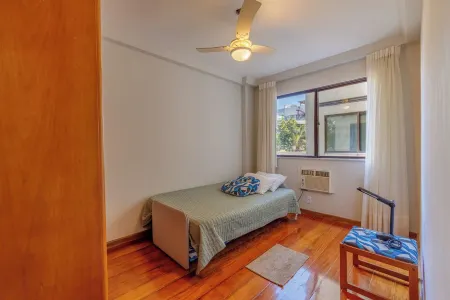 Cozy apartment in Recreio/RJ with balcony. Spacious, bright and airy.