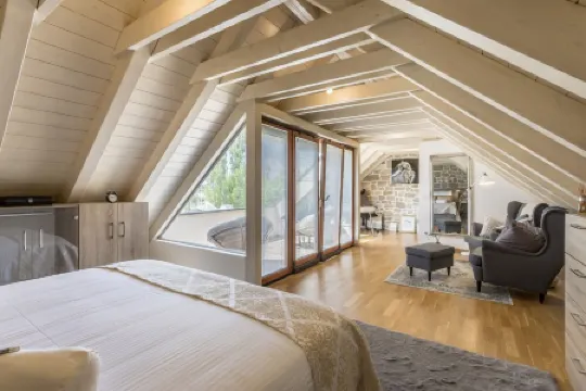 Villa Draga, Beautiful backyard paradise pool villa in Split-Dalmatia