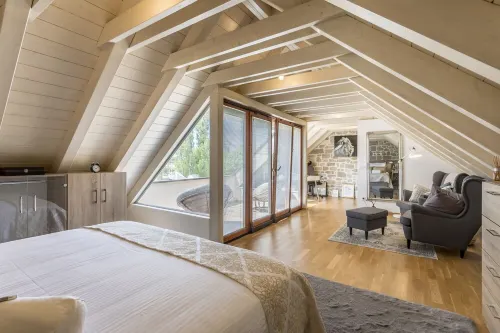 Villa Draga, Beautiful backyard paradise pool villa in Split-Dalmatia