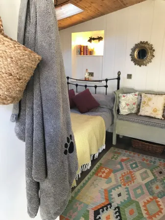 The Old Workshop, near Cheddar Отели в г. Уинскомб