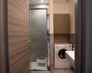 INDEPENDENT STRUCTURE