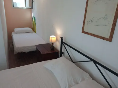 House Located in the historic center of Augusta. Clear water beach at 50 m