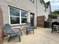 Cozy 2-bedroom condo in adorable Opelika - close to Auburn University