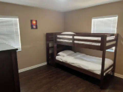 Cozy 2-bedroom house in charming Chiefland with WiFi, AC