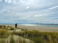 Large Family Home With Heated Pool, Private Garden & Yoga Studio / gym