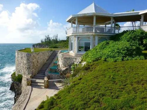 Neptune Cove 5 Bedroom Home - parking