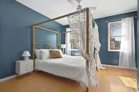 Spacious 5-bedroom house with in ground pool, pool house. 2 full kitchens.